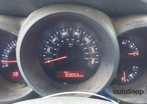 2011 Kia Soul z USA, uszkodzony, nr VIN KNDJT2A18B7734040